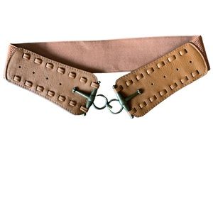 Brown wide, elastic equestrian style belt with bit buckle - NWOT- One Size